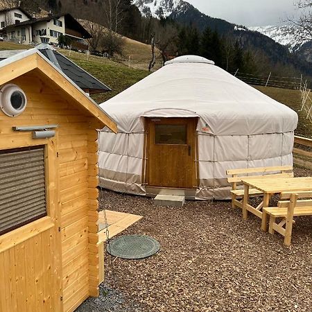 Jurte Beim Lama- & Alpakahof Triesenberg Otel Dış mekan fotoğraf